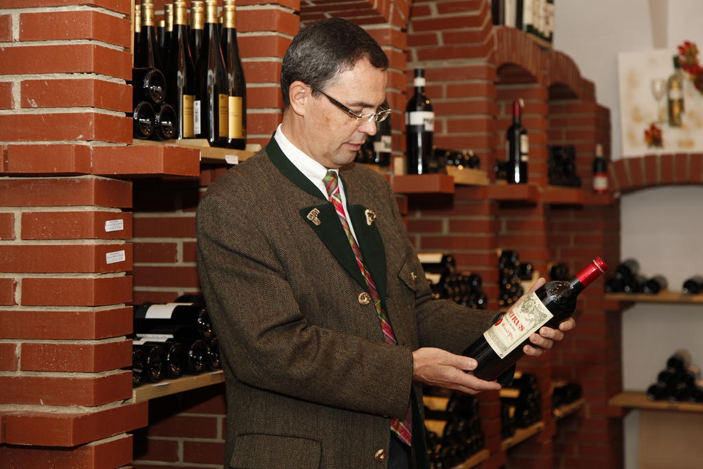 Maurer Gasthof-Vinothek Gleisdorf Eksteriør bilde